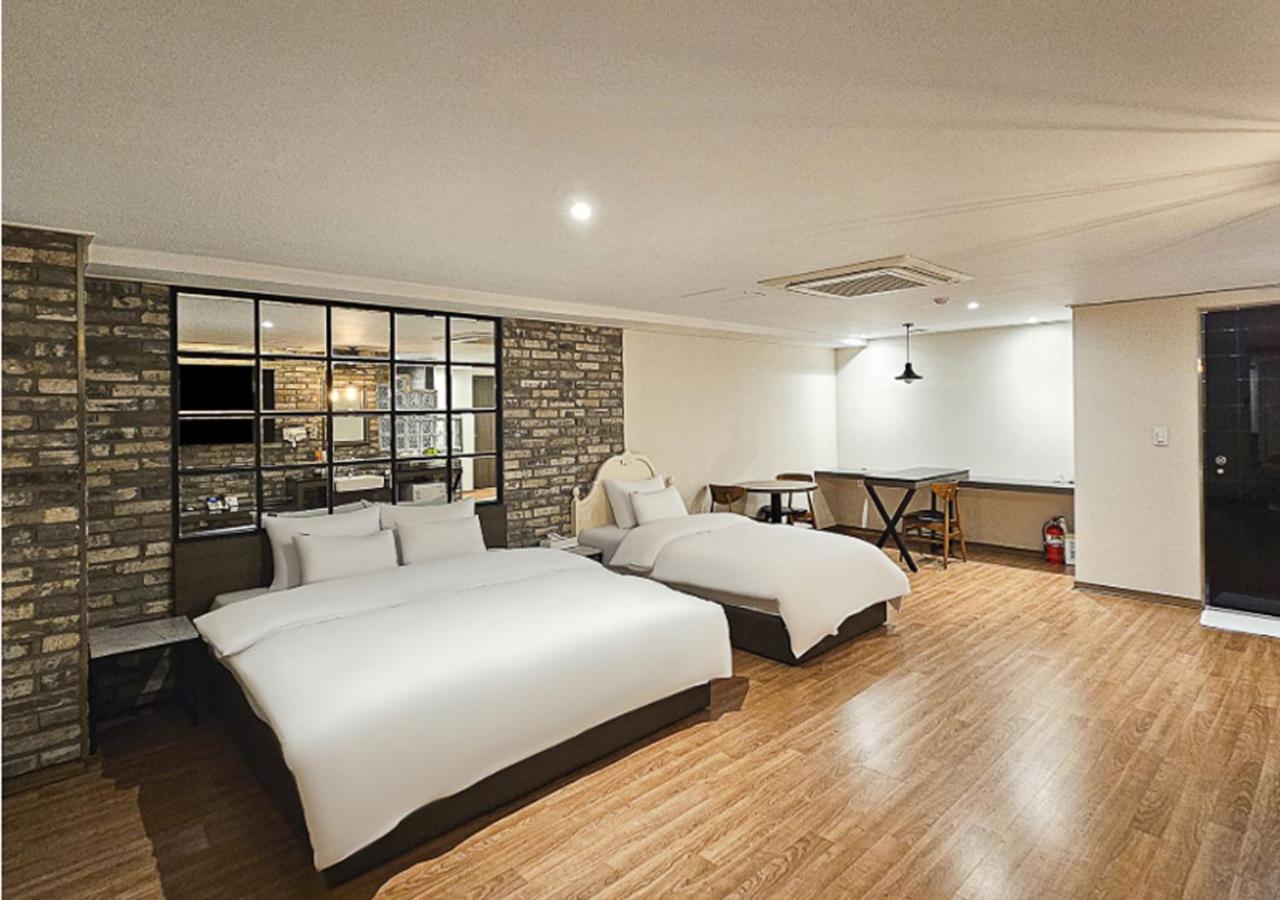 Regency Hotel Сеонгнам Екстериор снимка