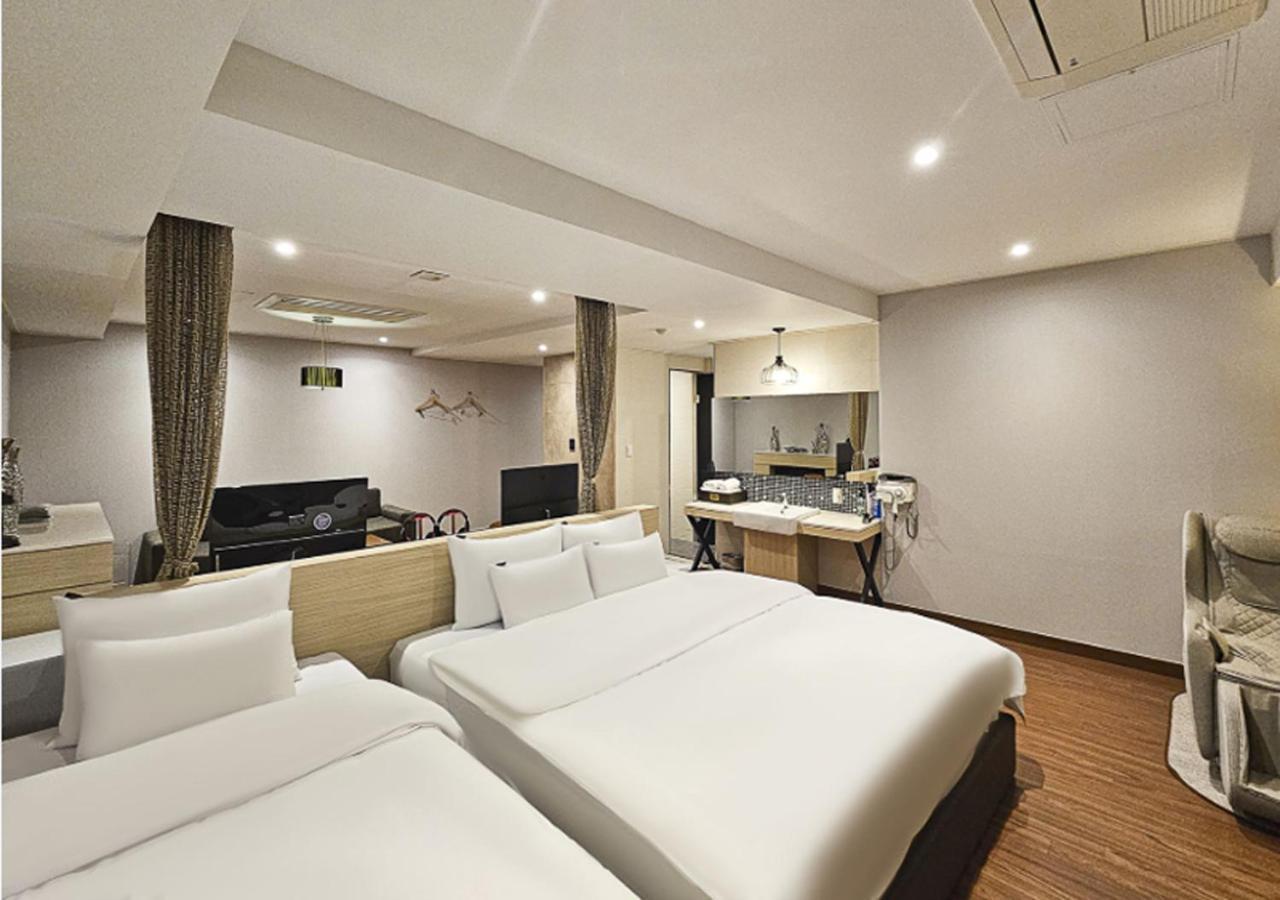 Regency Hotel Сеонгнам Екстериор снимка