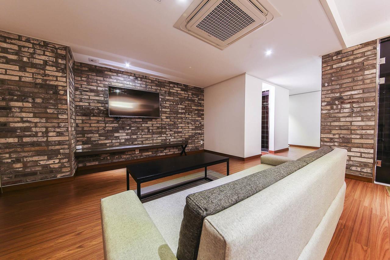Regency Hotel Сеонгнам Екстериор снимка