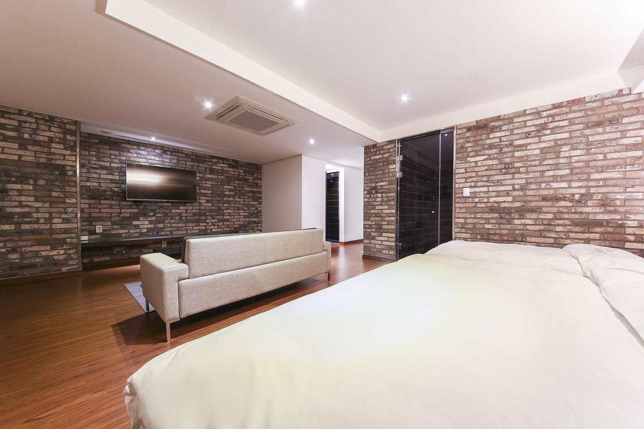 Regency Hotel Сеонгнам Екстериор снимка