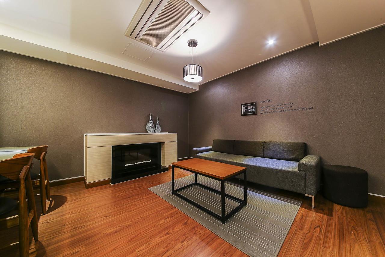 Regency Hotel Сеонгнам Екстериор снимка