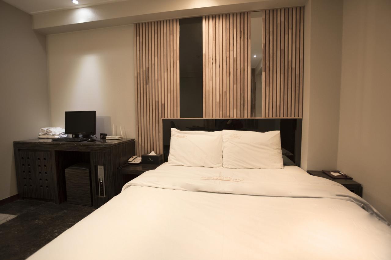 Regency Hotel Сеонгнам Екстериор снимка