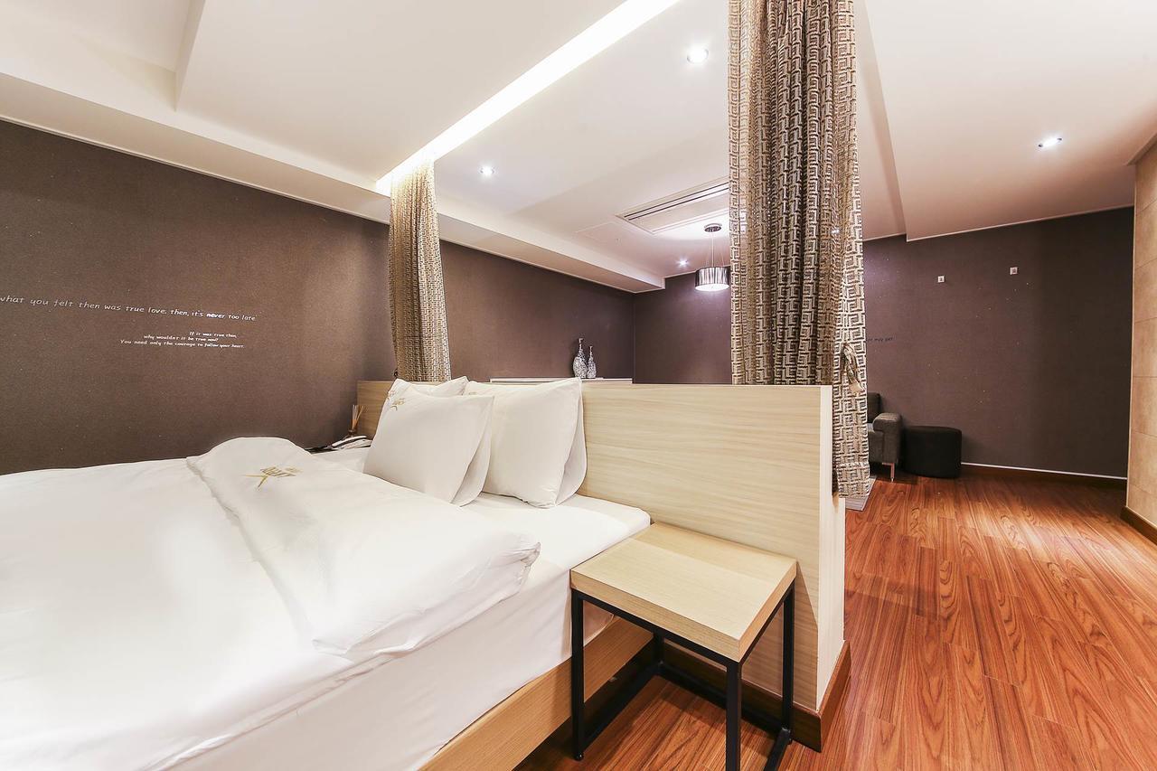 Regency Hotel Сеонгнам Екстериор снимка